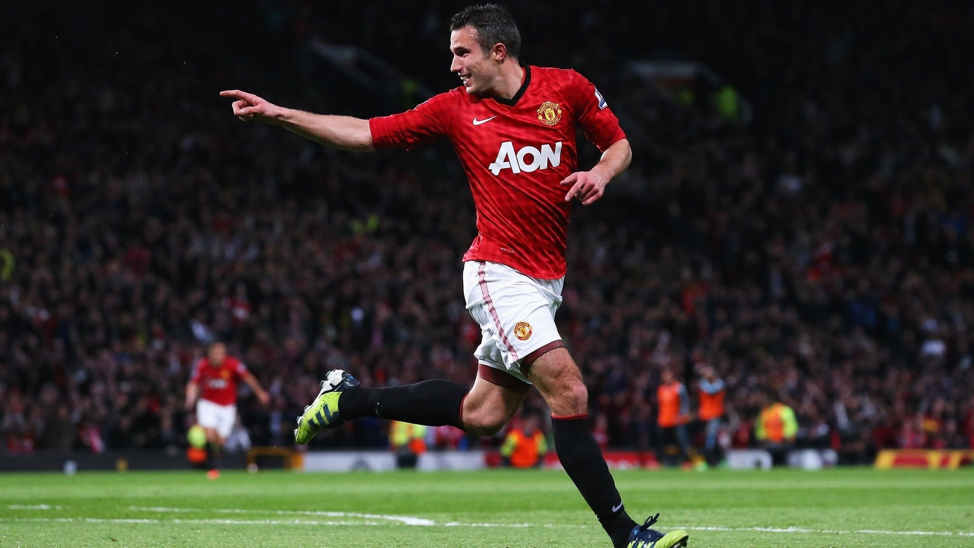 乐鱼体育-狼队关键球员合同谈判僵持，狼队合作伙伴